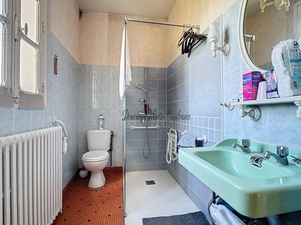 LA CHARTRE SUR LE LOIR (72),Maison 119m²à vendre-5 pièces- terrasse- garage double- jardin et prairie