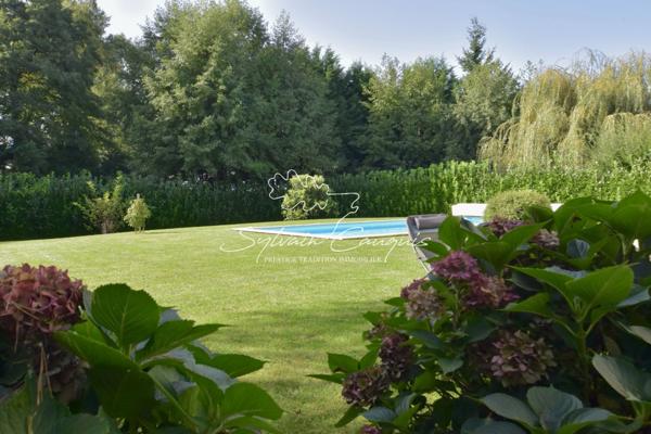 Dpt Loiret (45), à vendre SULLY SUR LOIRE Maison bourgeoise 9 pièces de 270 m² - Terrain de 2 548,00 m² - Piscine chauffée - Garage -