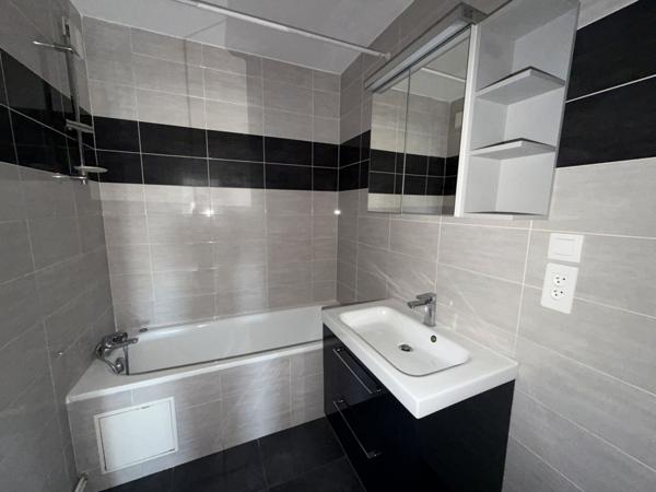 Appartement Sartrouville 2 pièce(s) 53 m2 Loyer 930 €/mois charges comprises **  - Référence  586