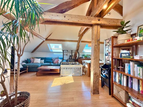 Appartement
         3 pièces
        - 77 m² Bien prestige 460 000 € *