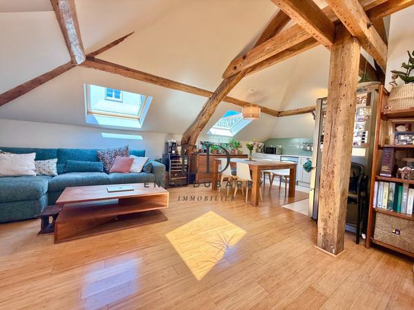 Appartement
         3 pièces
        - 77 m² Bien prestige 460 000 € *