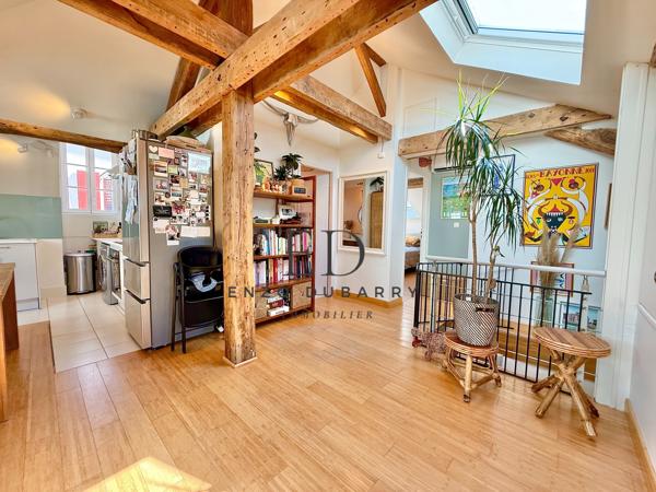 Appartement
         3 pièces
        - 77 m² Bien prestige 460 000 € *