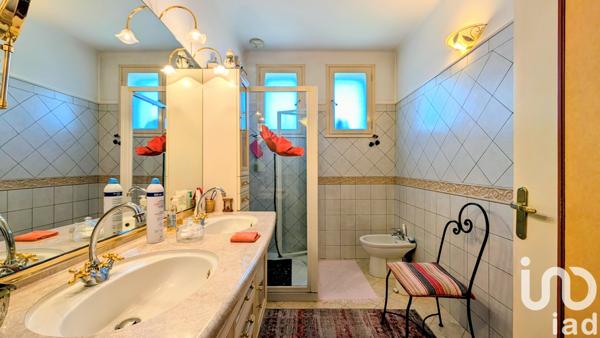 Maison à vendre 7 pièces 242 m² Carpentras