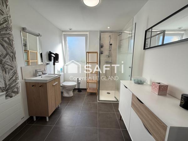 Spacieuse maison avec jardin en bord de rivière !