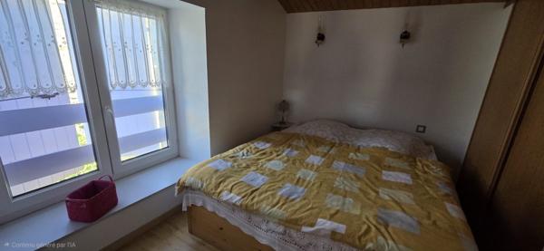 Saint-Barthélemy-Grozon (07270) Maison en pierres avec dépendance et grand terrain