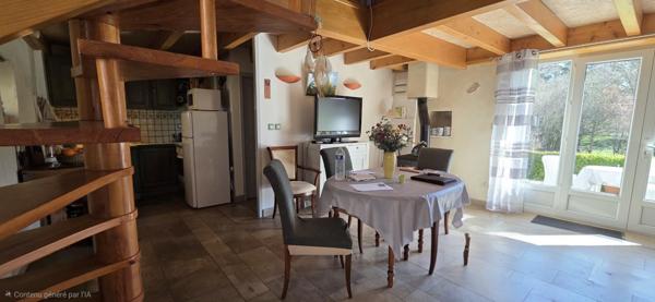 Saint-Barthélemy-Grozon (07270) Maison en pierres avec dépendance et grand terrain