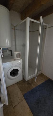 Saint-Barthélemy-Grozon (07270) Maison en pierres avec dépendance et grand terrain