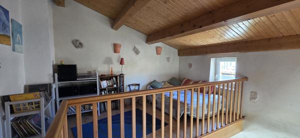 Saint-Barthélemy-Grozon (07270) Maison en pierres avec dépendance et grand terrain