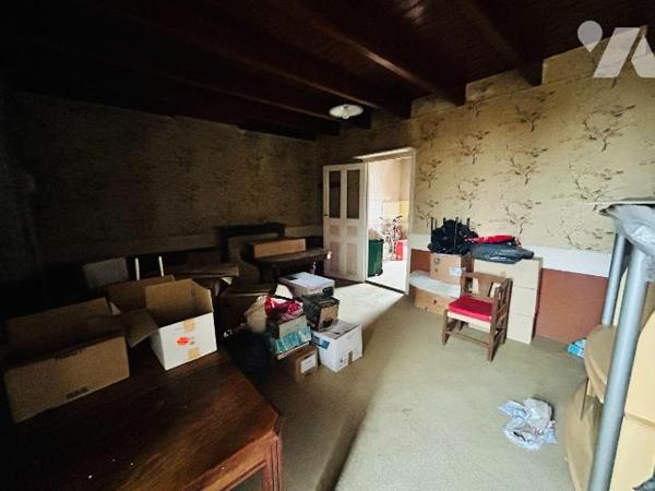 Maison avec vue sur la baie de sienne entre plages et ville.
Divisée en 2 logements distincts ...