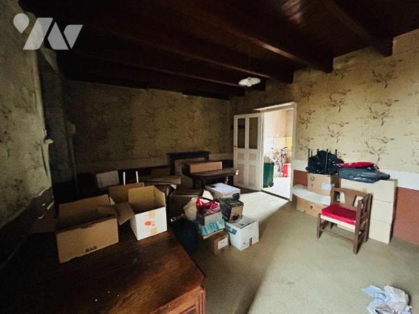 Maison avec vue sur la baie de sienne entre plages et ville.
Divisée en 2 logements distincts ...