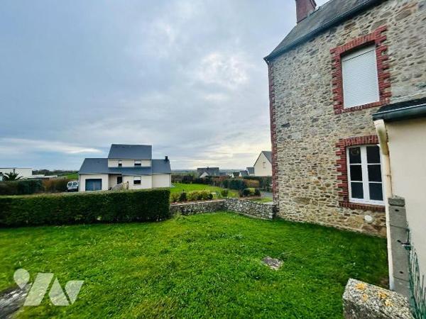 Maison avec vue sur la baie de sienne entre plages et ville.
Divisée en 2 logements distincts ...