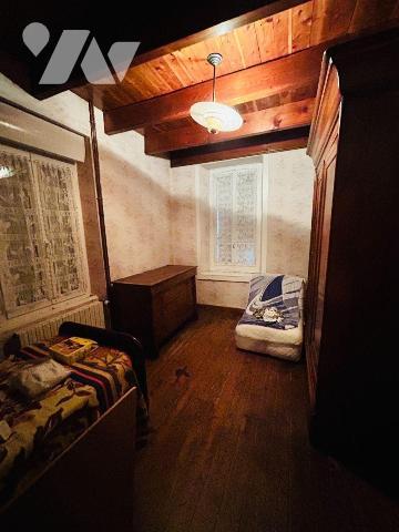 Maison avec vue sur la baie de sienne entre plages et ville.
Divisée en 2 logements distincts ...