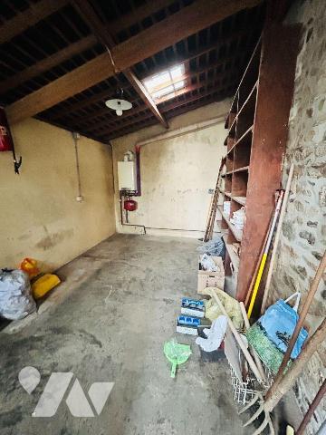 Maison avec vue sur la baie de sienne entre plages et ville.
Divisée en 2 logements distincts ...