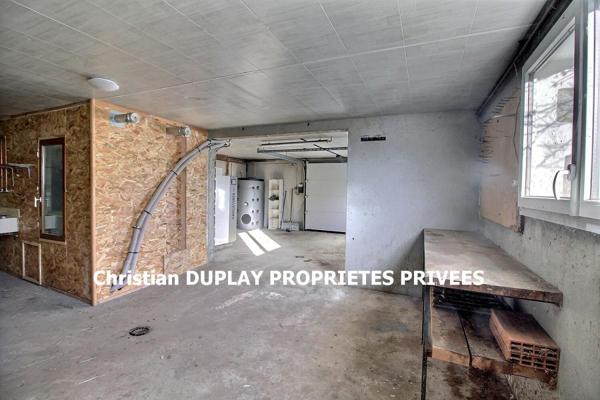 Saint Genest Malifaux 42660 Centre village Maison traditionnelle exposée Sud-Est sous bassement pierres de pays construite en 1975 sur sous-sol complet, 103m² habitables 3 chambres sur 890m² de terrain