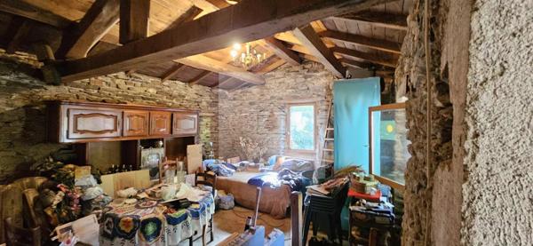 Maison à vendre à Saint Hilaire de Lavit - 3 pièces, 110 m², terrain 2744 m²