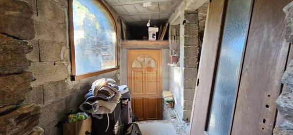 Maison à vendre à Saint Hilaire de Lavit - 3 pièces, 110 m², terrain 2744 m²