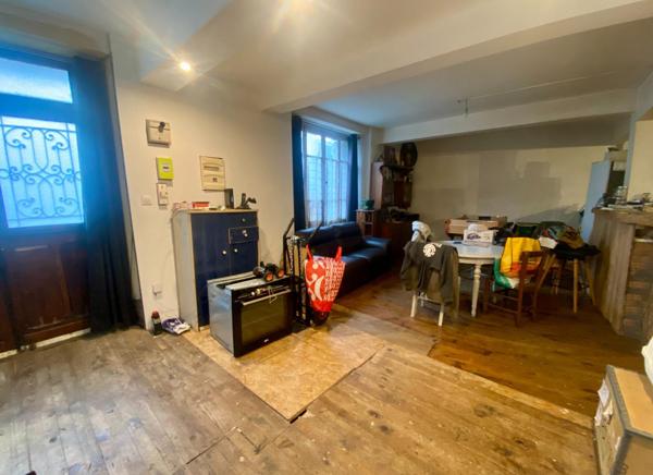 Affaire à saisir – Maison de ville à finir de rénover