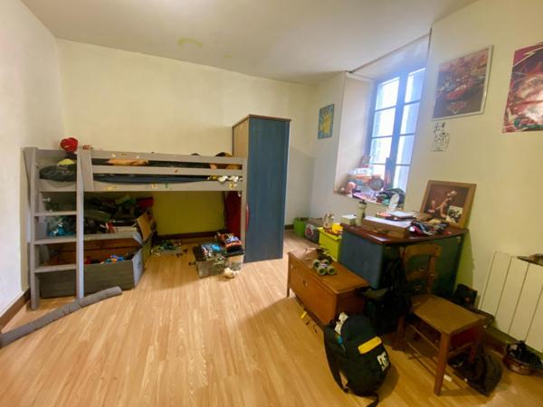 Affaire à saisir – Maison de ville à finir de rénover