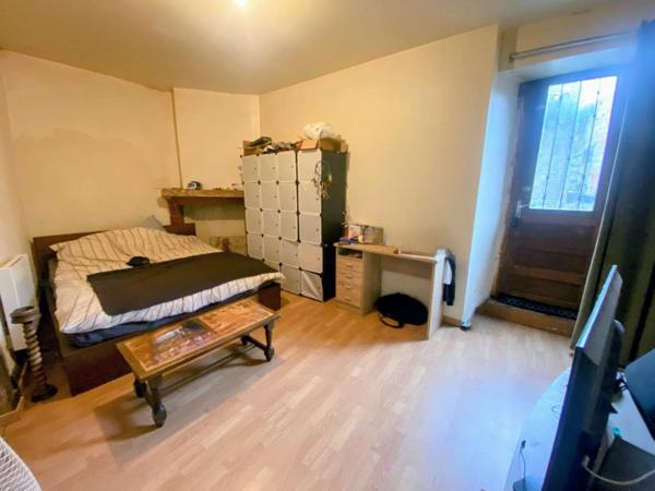 Affaire à saisir – Maison de ville à finir de rénover