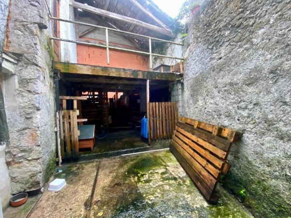 Affaire à saisir – Maison de ville à finir de rénover