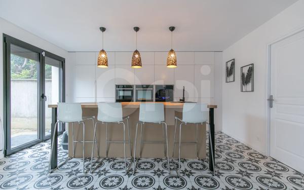 Maison à vendre    7 pièces •  Ormesson-sur-Marne