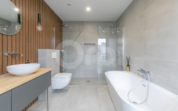 Maison à vendre    7 pièces •  Ormesson-sur-Marne