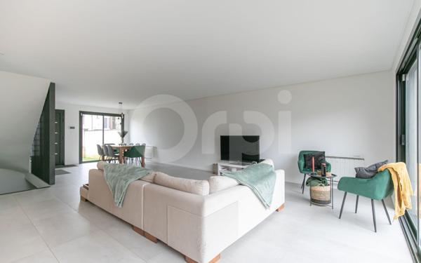 Maison à vendre    7 pièces •  Ormesson-sur-Marne