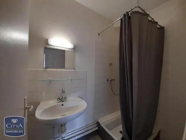 Appartement à louer 2 pièces 51.35m² Tours (37000)