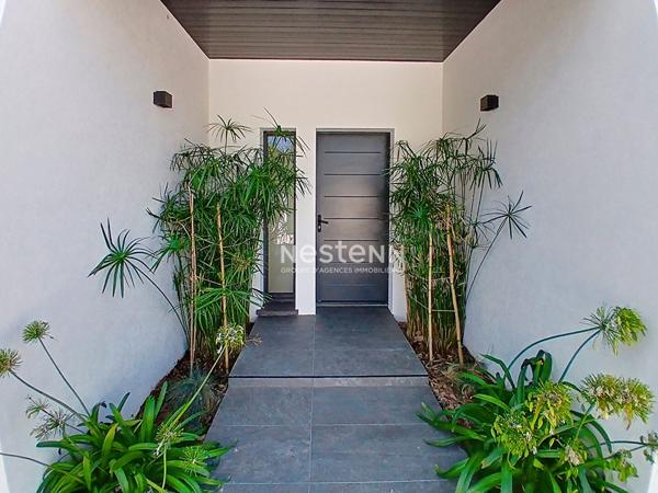 Maison d'Architecte de 156 m2 avec 3 chambres, Piscine Chauffée sur une parcelle de 730 m²