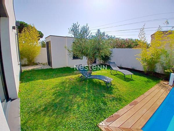 Maison d'Architecte de 156 m2 avec 3 chambres, Piscine Chauffée sur une parcelle de 730 m²