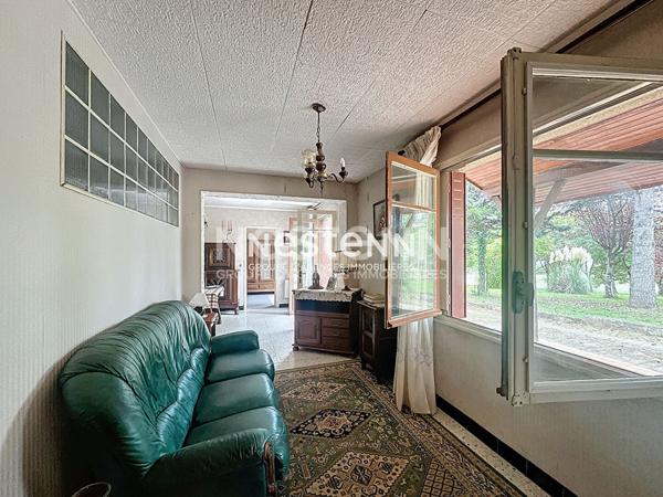 A vendre: Maison située à Auch, 5 pièces, 122 m2, sur un terrain de 8 840m2 avec garages et terrasses