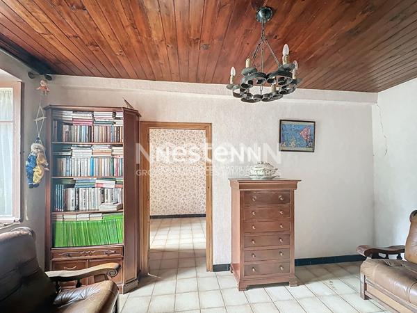 A vendre: Maison située à Auch, 5 pièces, 122 m2, sur un terrain de 8 840m2 avec garages et terrasses