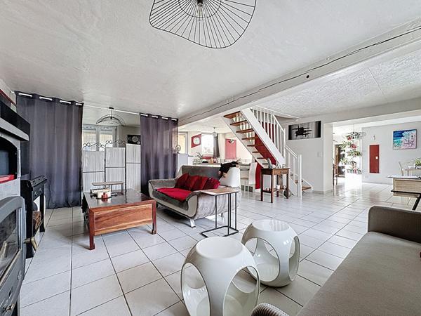 Ensemble immobilier à vendre à Champtoceaux - maison + appartement + studio