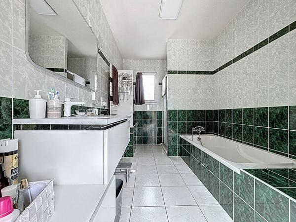 Ensemble immobilier à vendre à Champtoceaux - maison + appartement + studio