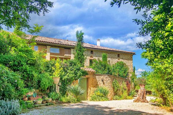 Un Domaine Provençal d'Exception à 30 Minutes d'Uzès