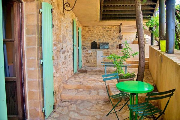 Un Domaine Provençal d'Exception à 30 Minutes d'Uzès