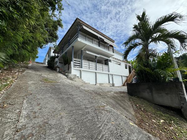 Villa vue mer composée de 4 logements rénovés