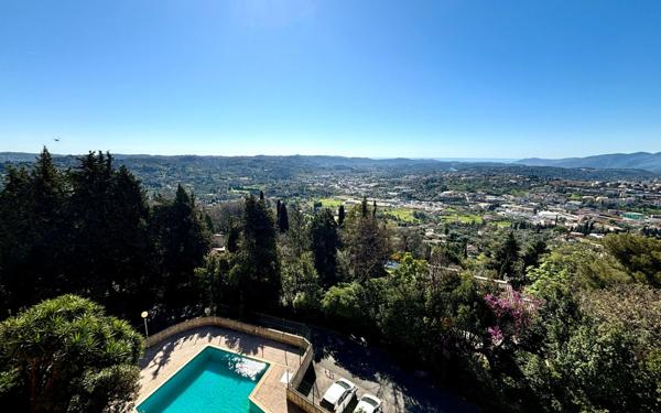 Appartement à vendre    4 pièces • 135 m2 Grasse