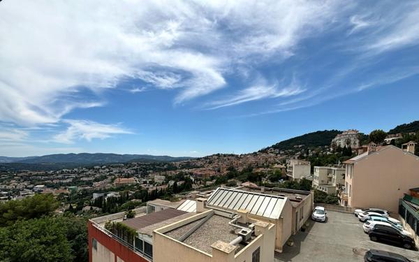 Appartement à vendre    4 pièces • 135 m2 Grasse