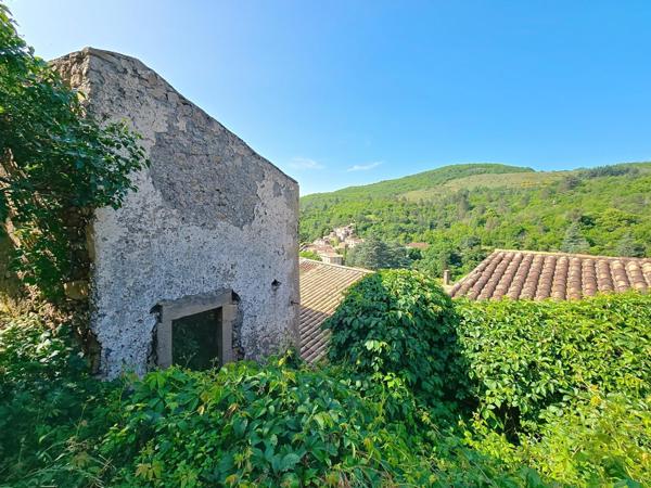 Graissessac – Ruine à réhabiliter avec terrain de 2 500 m² et vue dominante