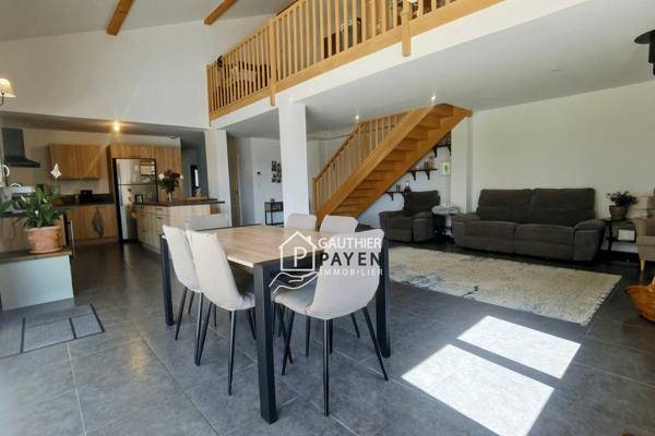 Villla de 150m² sur 1060m² de terrain clos et arboré