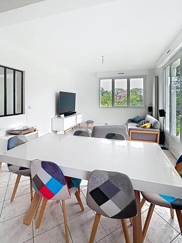 Sucy-en-Brie – Les Bruyères – Maison familiale 5 chambres, piscine chauffée, 3 SDB