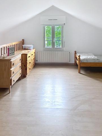 Sucy-en-Brie – Les Bruyères – Maison familiale 5 chambres, piscine chauffée, 3 SDB
