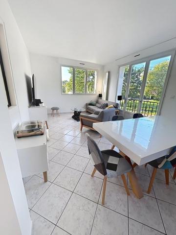 Sucy-en-Brie – Les Bruyères – Maison familiale 5 chambres, piscine chauffée, 3 SDB