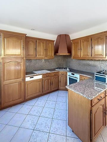 Sucy-en-Brie – Les Bruyères – Maison familiale 5 chambres, piscine chauffée, 3 SDB