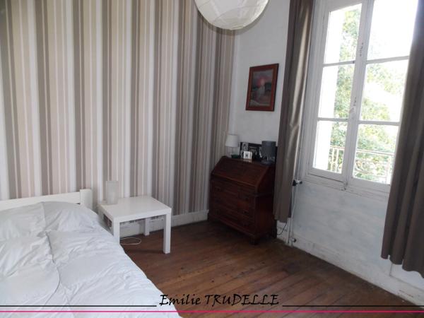 Dpt Sarthe (72), à vendre LA CHARTRE SUR LE LOIR maison 5/6 chambres BORD DE LOIR terrain de 275m²