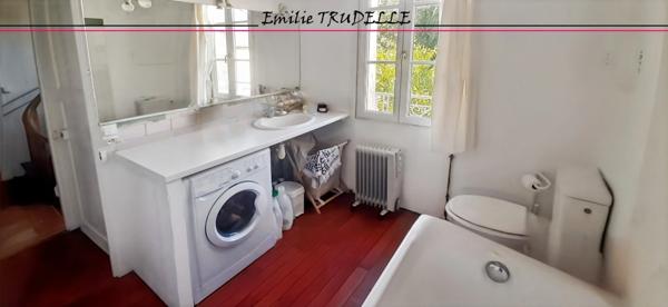 Dpt Sarthe (72), à vendre LA CHARTRE SUR LE LOIR maison 5/6 chambres BORD DE LOIR terrain de 275m²