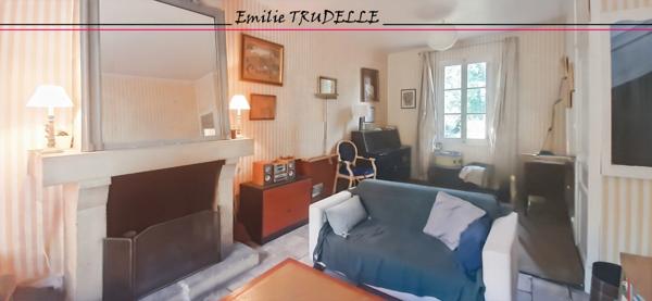 Dpt Sarthe (72), à vendre LA CHARTRE SUR LE LOIR maison 5/6 chambres BORD DE LOIR terrain de 275m²