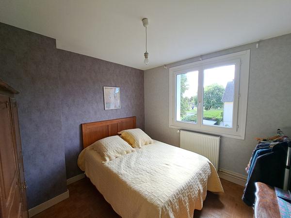 A VENDRE-MAISON A DEUX PAS DES COMMODITES LA FLECHE