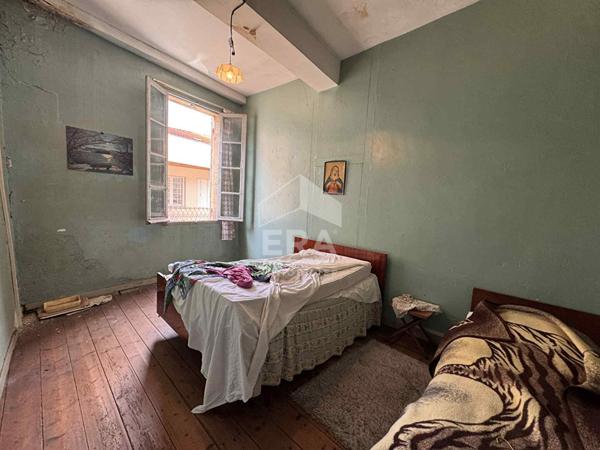 Maison de centre  ville de 210m² à rénover à  Bourg